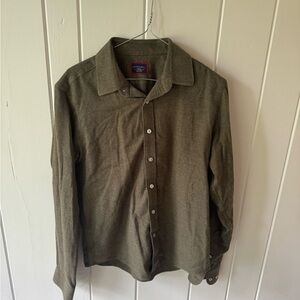 Men's UNTUCKit long sleeve button down shirt. Never worn. Slim fit.